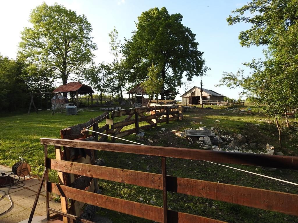 Ranch Farm Stay ราโควิซา ภายนอก รูปภาพ