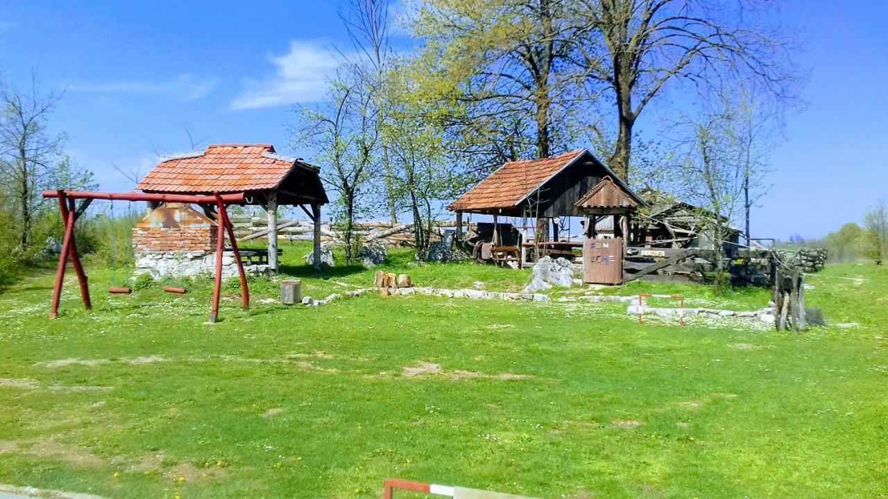 Ranch Farm Stay ราโควิซา ภายนอก รูปภาพ